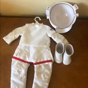 🔴SOLD 🔴American girl doll Luciana space suit.